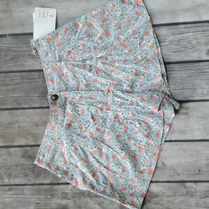 NWT Love Fire Floral Flowy Shorts Sz Med